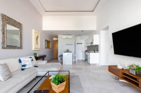 Luxury Penthouse and Private Rooftop pool on 5ta Avenida